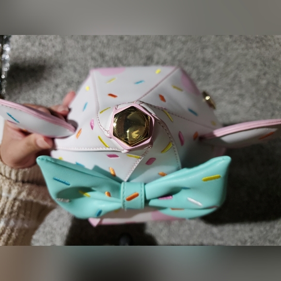 Stitch shoppe disney soft serve icecream crossbody bag - Picture 14 of 16